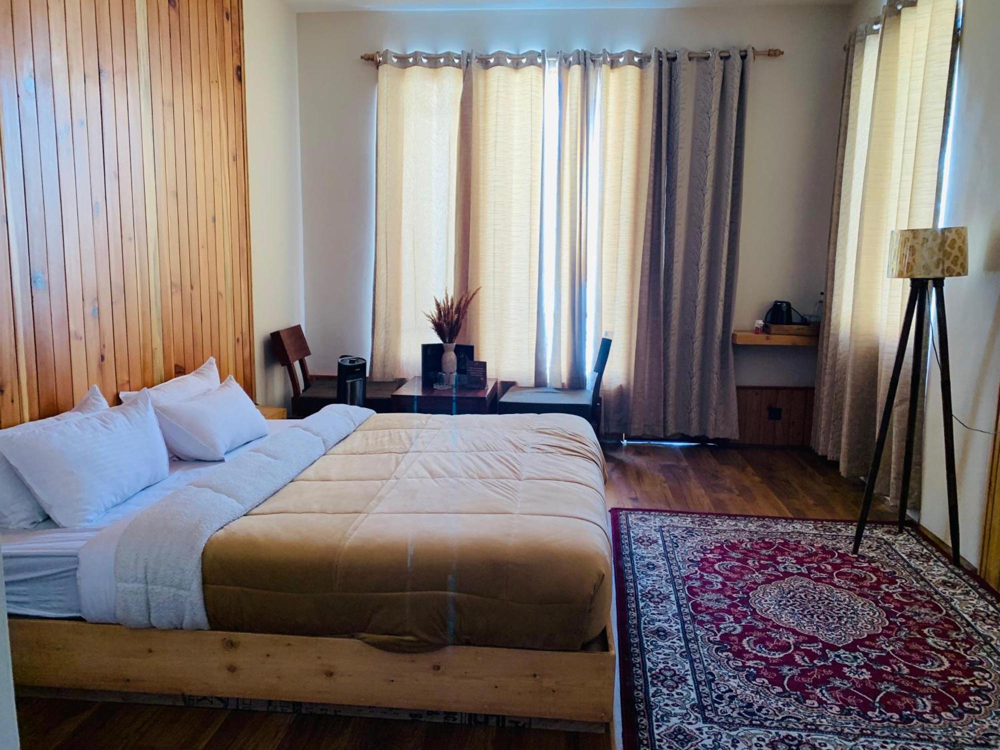 The Bulevar - Whispering Willows Hotel Sissu Exterior foto