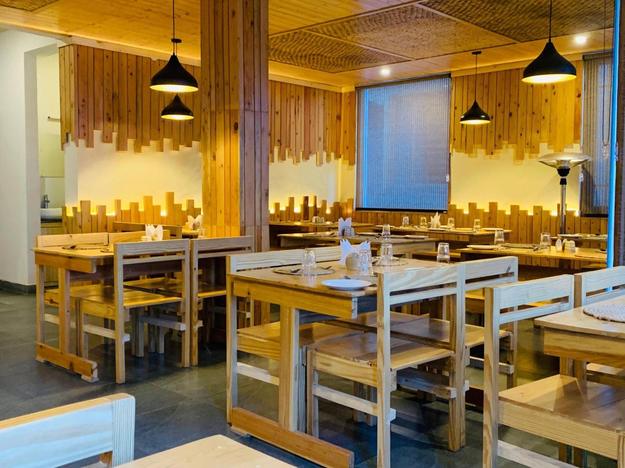 The Bulevar - Whispering Willows Hotel Sissu Exterior foto