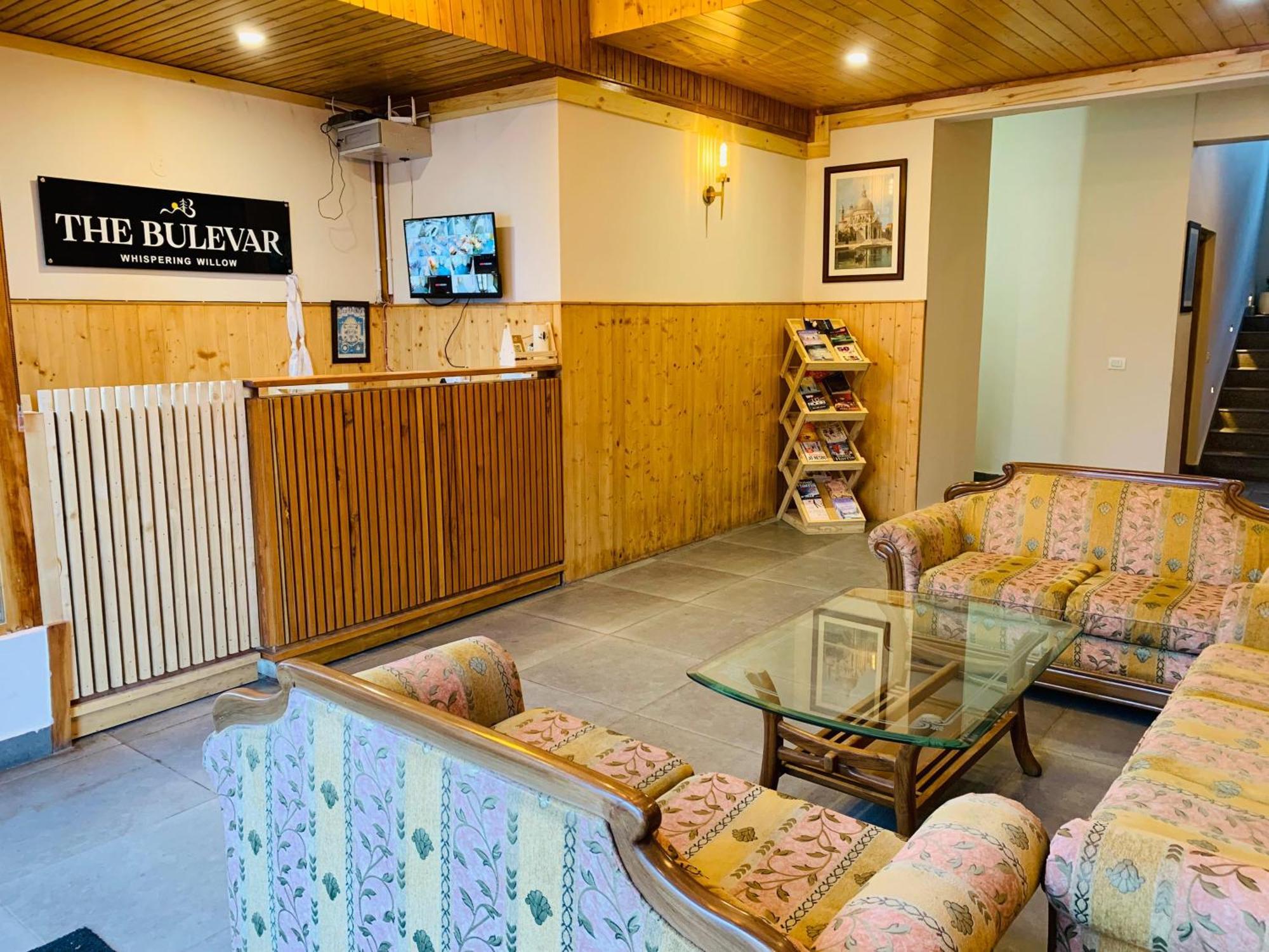 The Bulevar - Whispering Willows Hotel Sissu Exterior foto