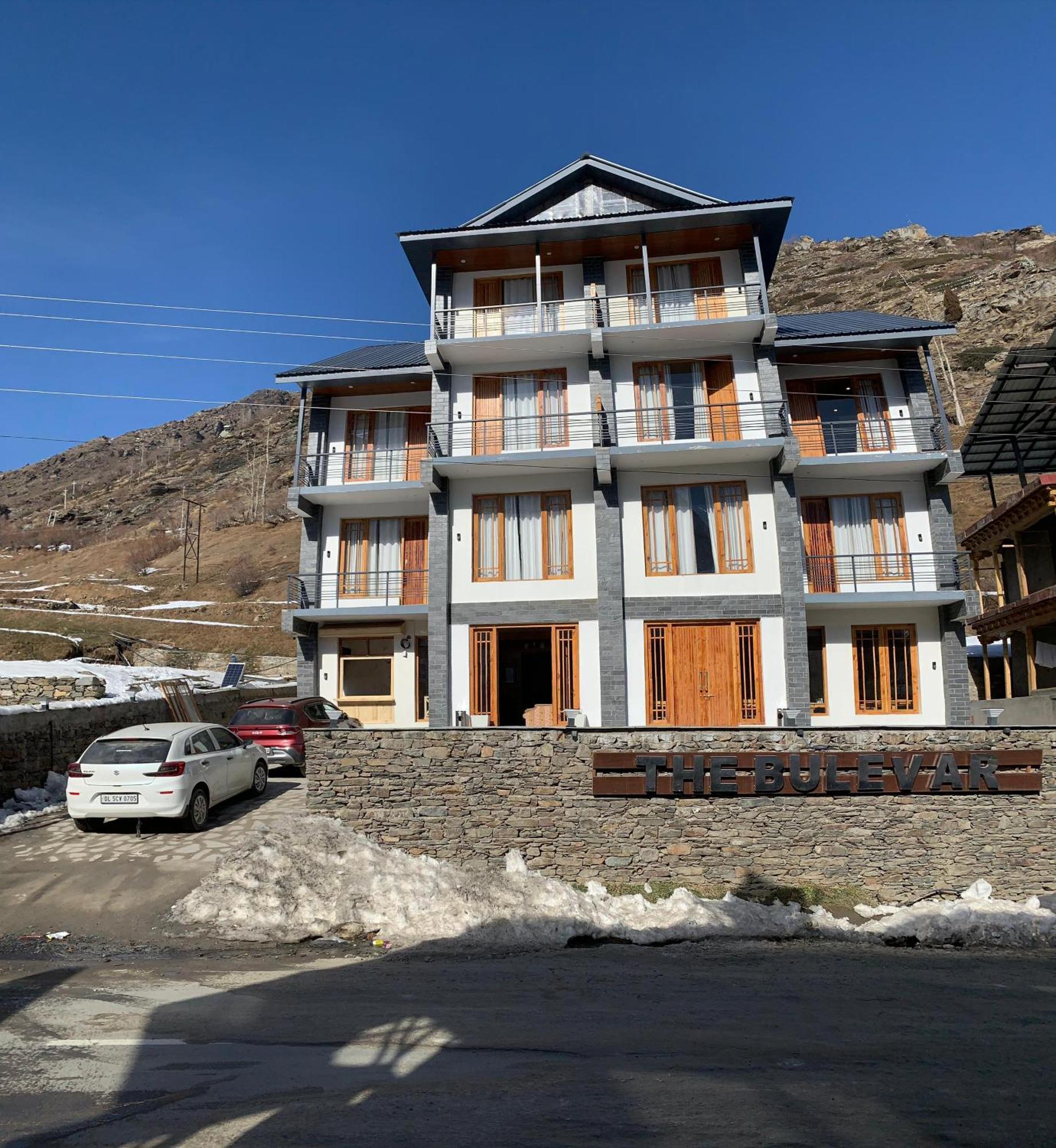 The Bulevar - Whispering Willows Hotel Sissu Exterior foto